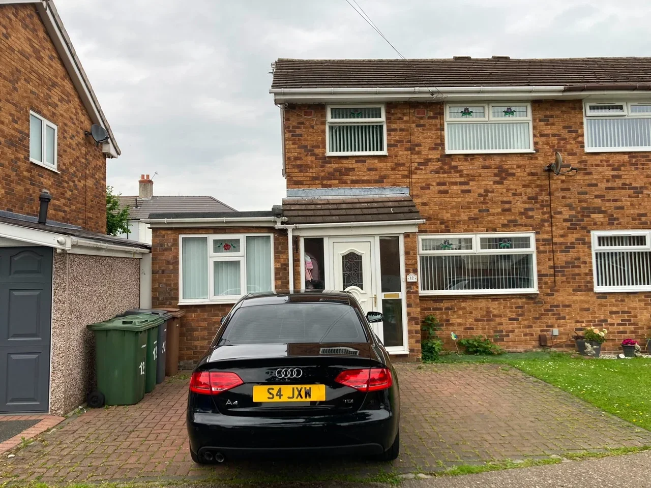House Autumn Grove in Bebington