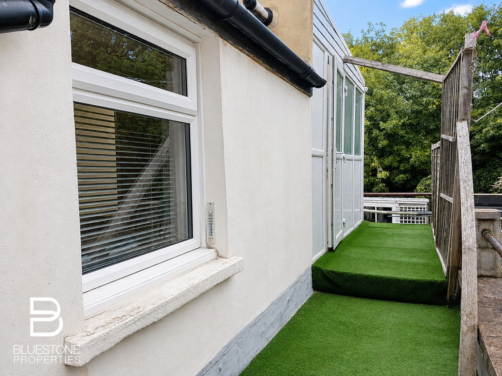 Flat Earlsfield Road in Greater London