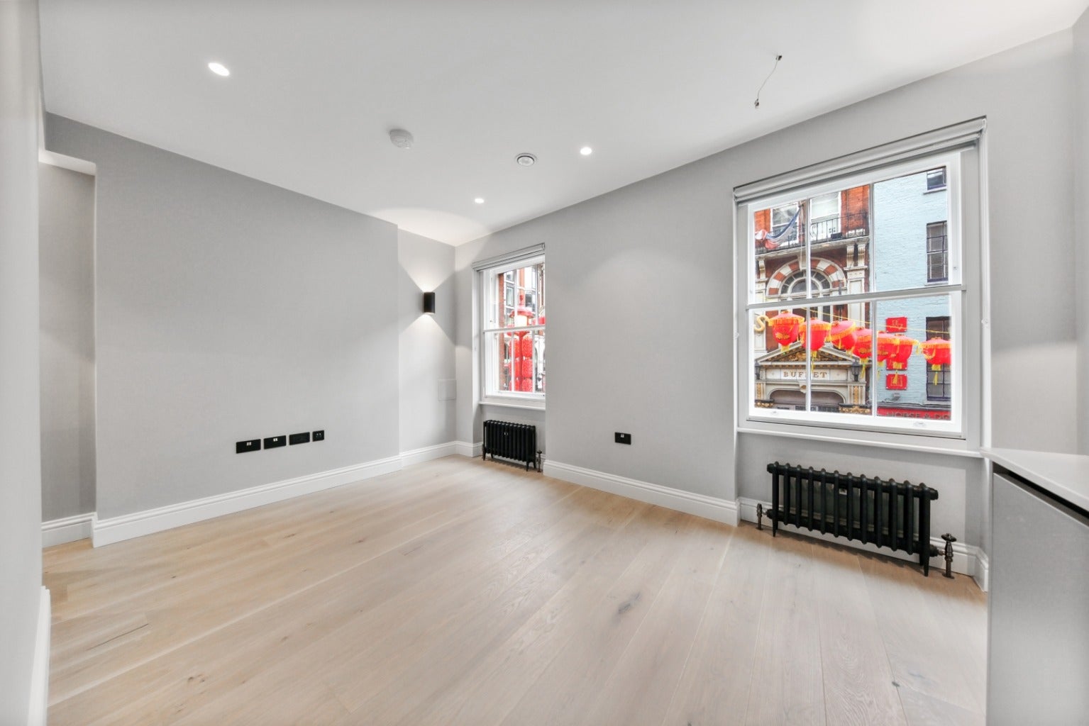Flat Shaftesbury Avenue in London