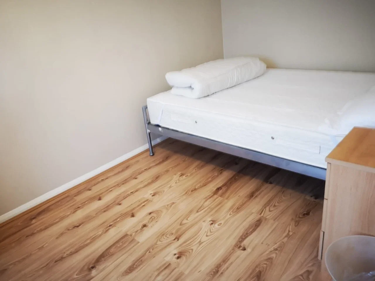 Room Willingham Way in Greater London
