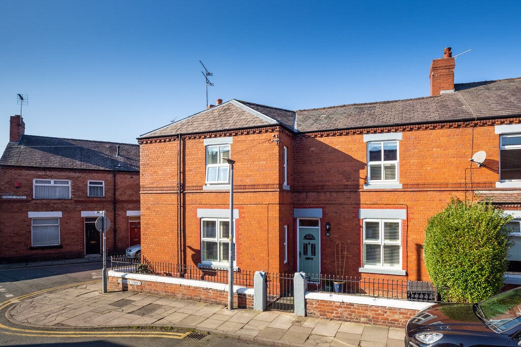 House Thomas Brassey Close in Chester