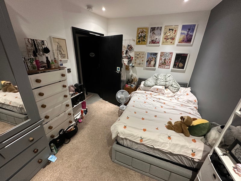 Room Eardley Road in Greater London