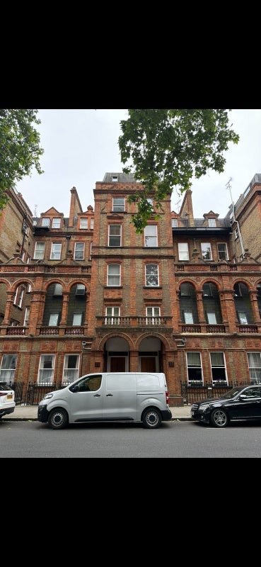 Room Courtfield Road in Greater London
