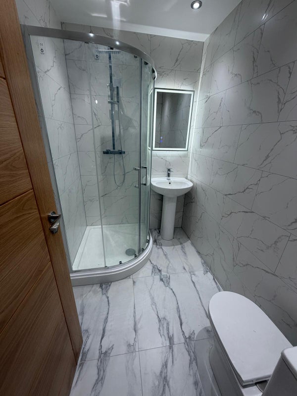 Room Springfield Crescent in Metropolitan Borough of Solihull