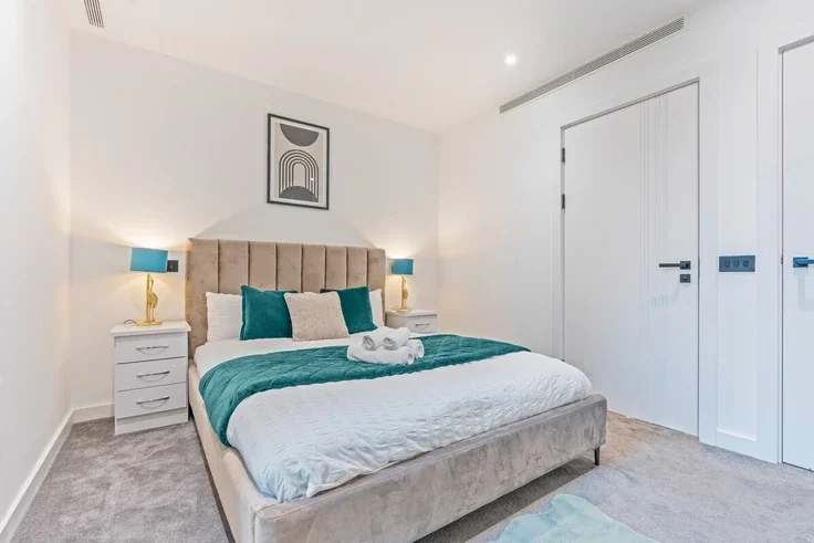 Flat Merino Gardens in Greater London
