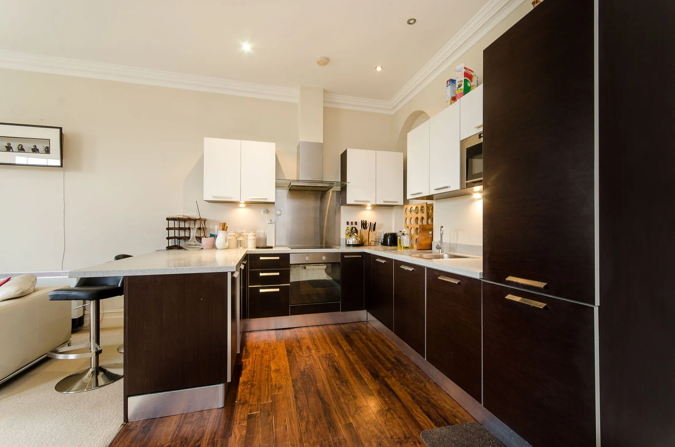 Flat Pleasance Road in Greater London