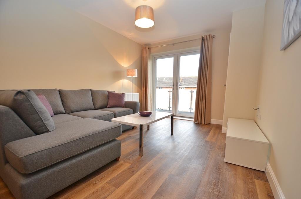Flat Otter Way in Greater London