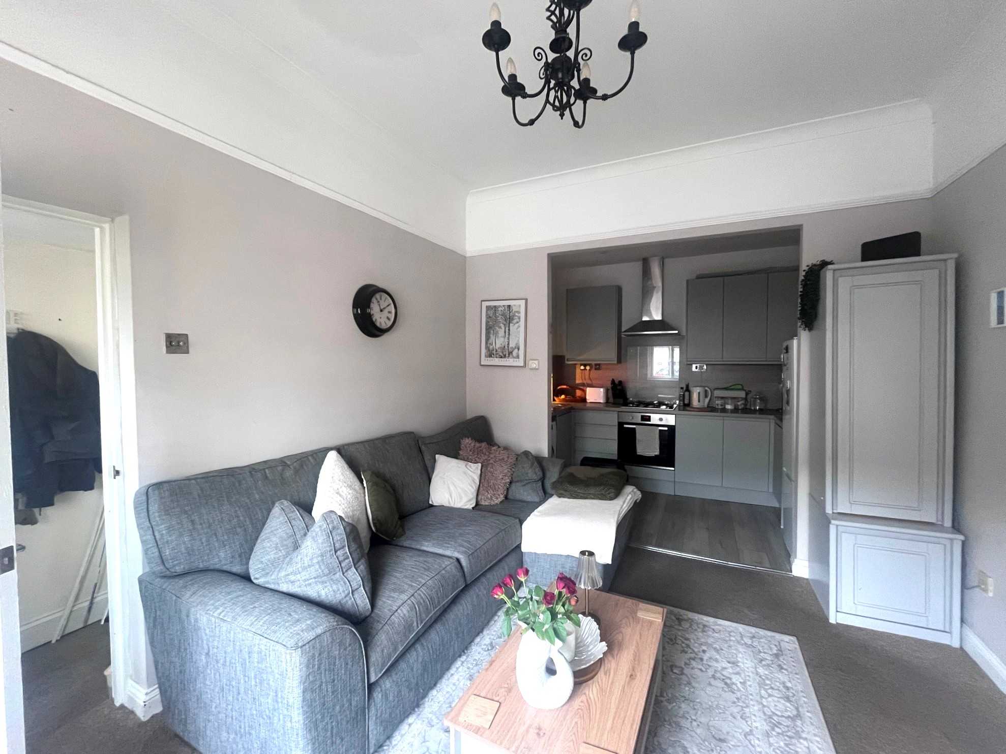 Flat Belton Way West in Southend-on-Sea