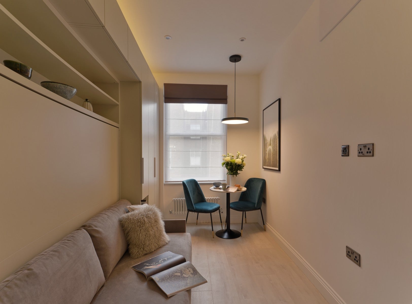 Flat Linden Gardens in Greater London