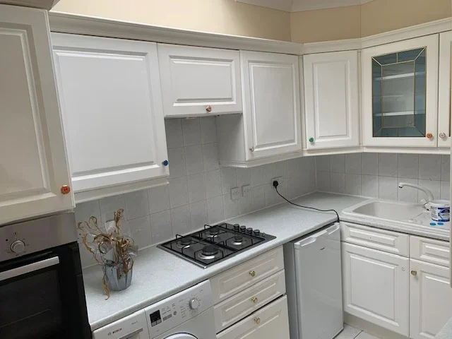 Flat Clifton Avenue in Greater London