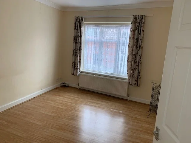 Flat Clifton Avenue in Greater London