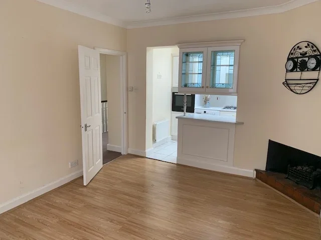 Flat Clifton Avenue in Greater London