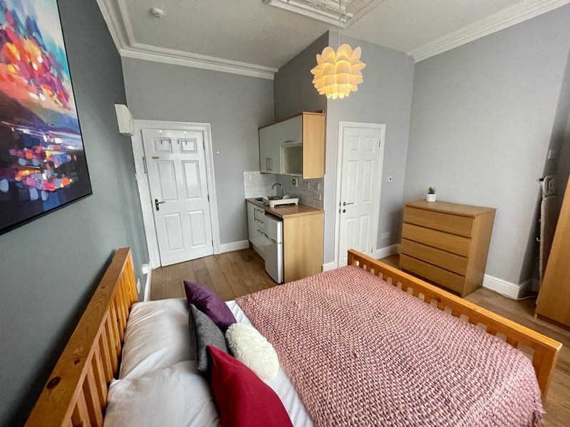 Room Halesowen Road in Dudley