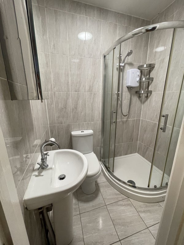 Room Halesowen Road in Dudley