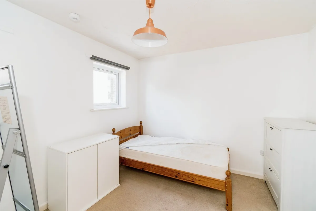 Flat Carpathia Drive in Southampton
