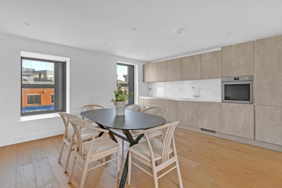 Flat Marquis Road in Greater London
