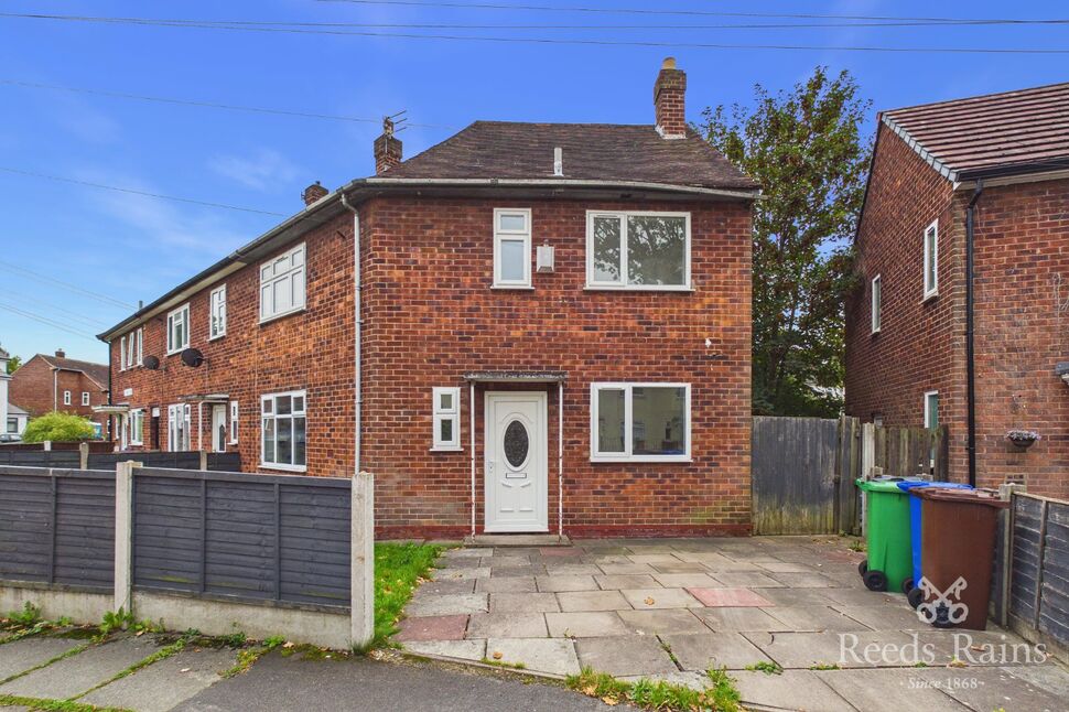 Flat Barrowfield Road in Manchester