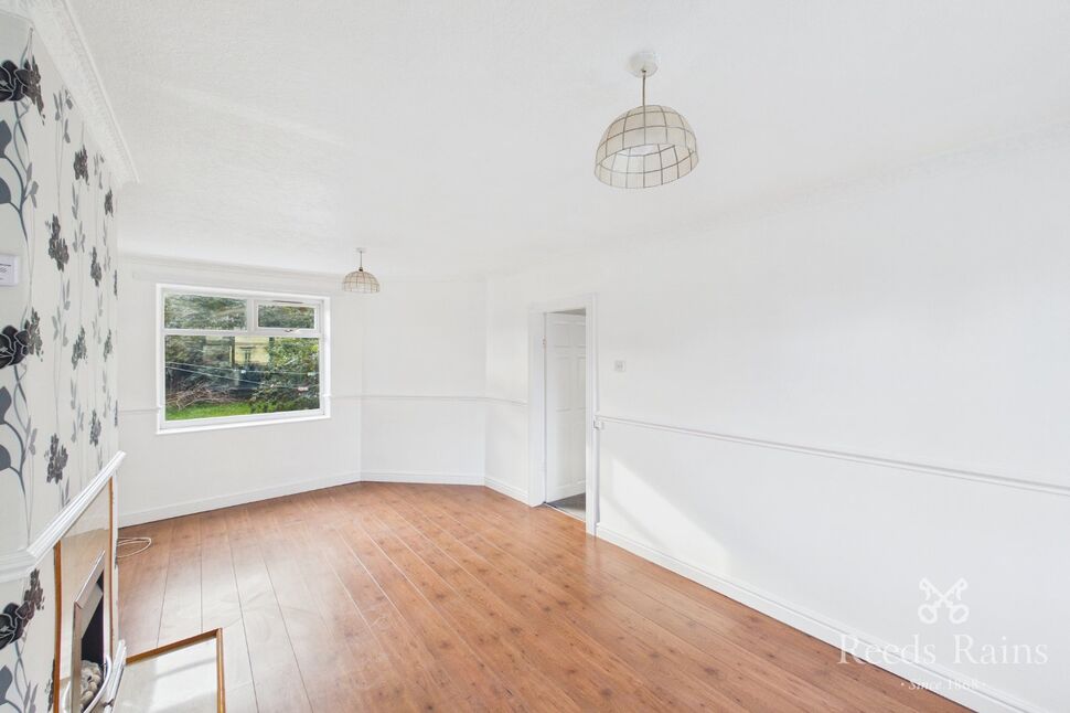 Flat Barrowfield Road in Manchester