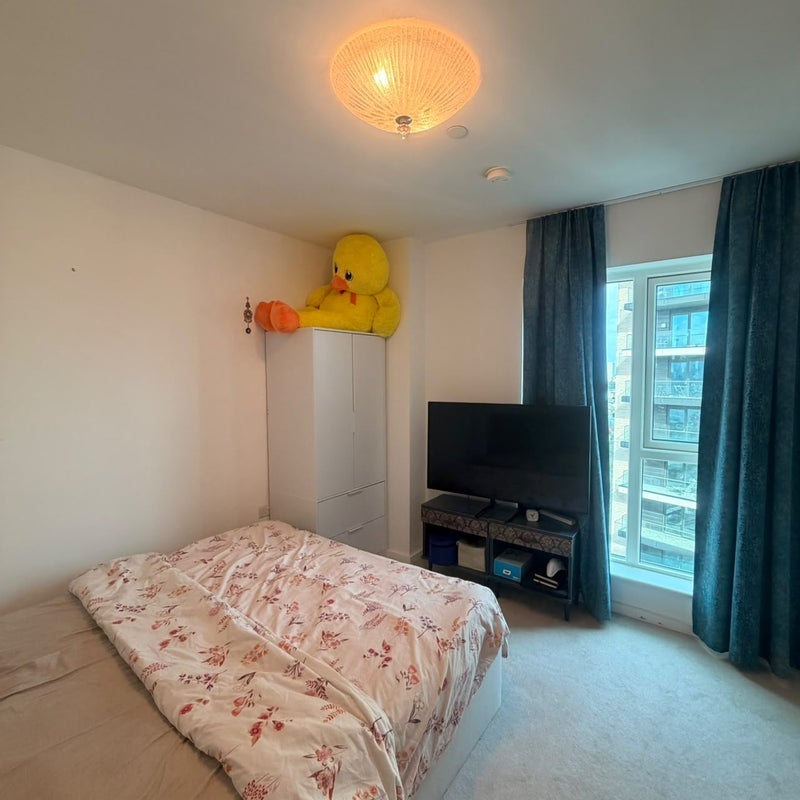Flat Heartwell Avenue in Greater London