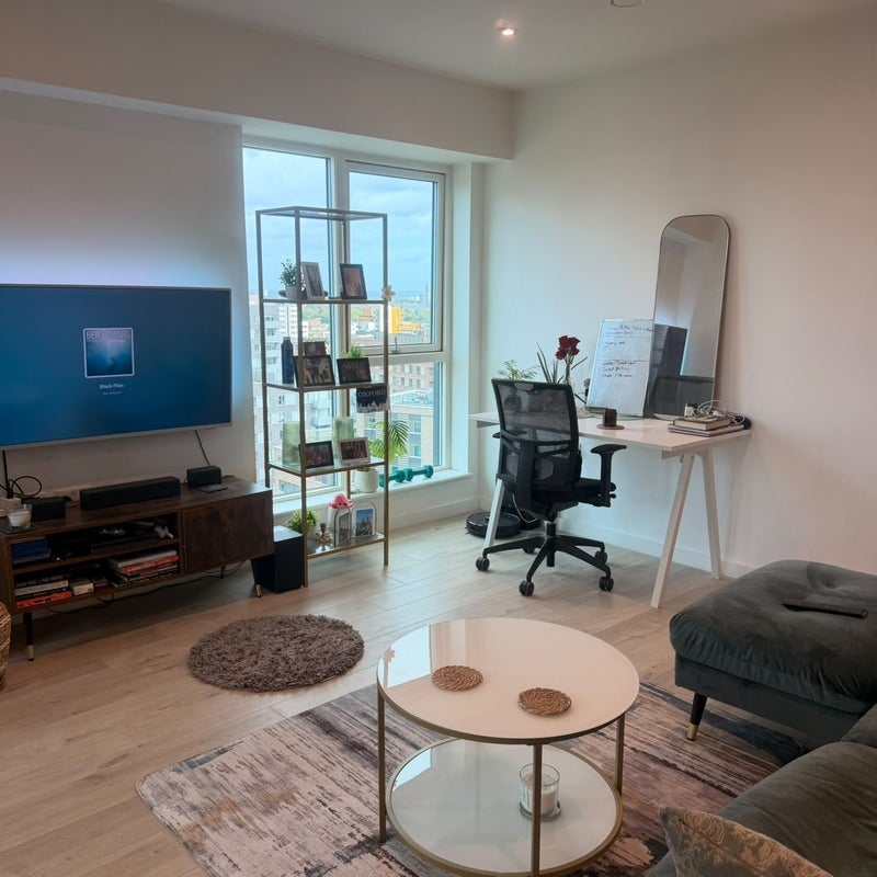 Flat Heartwell Avenue in Greater London