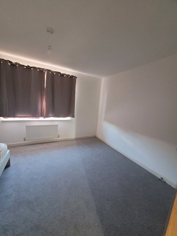 Room Cotton Close in Greater London
