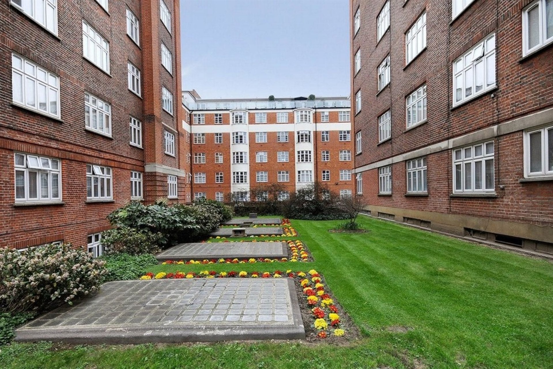 Flat Hamilton Drive in City of Westminster