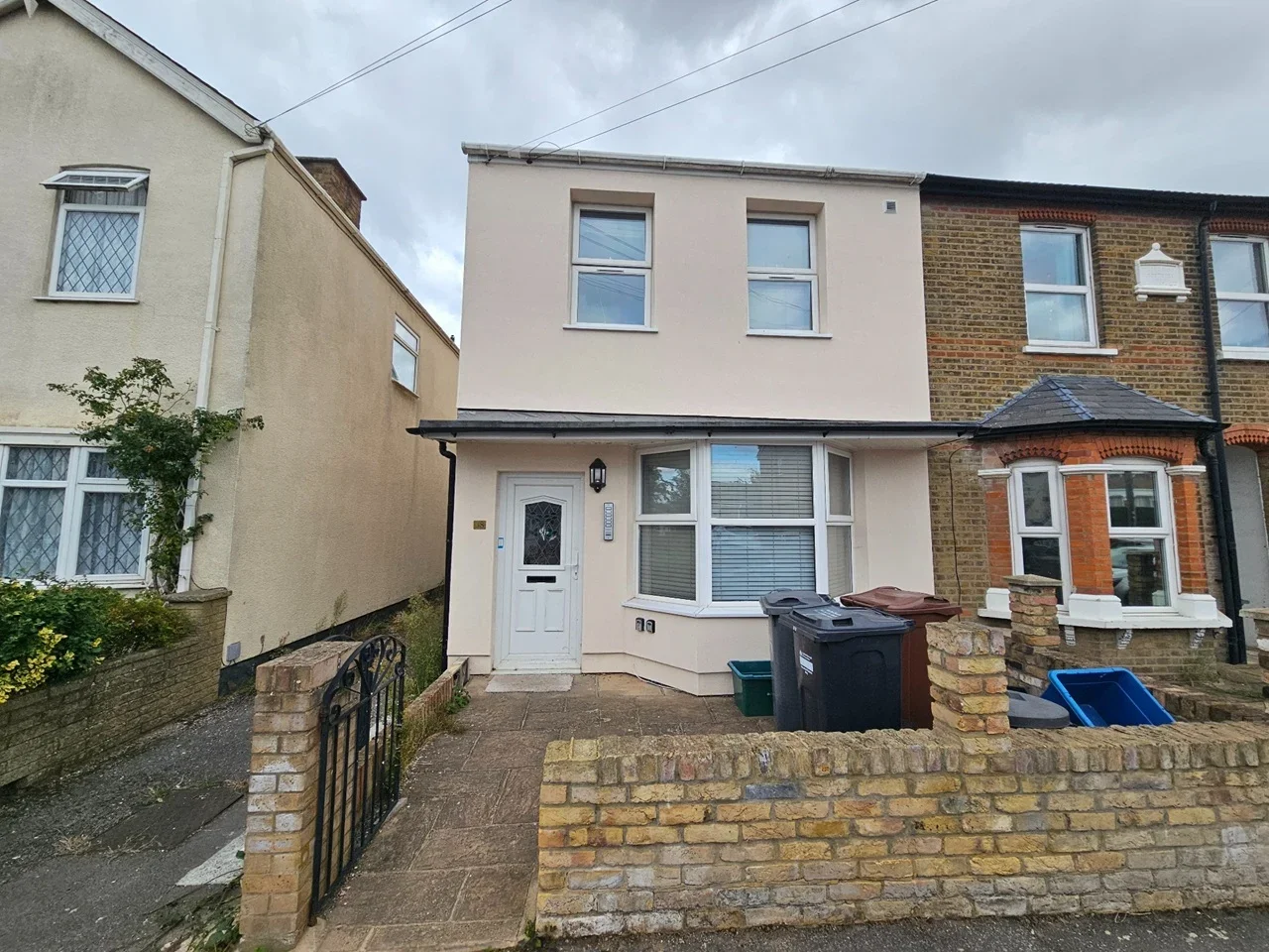 Flat Tachbrook Road in Greater London