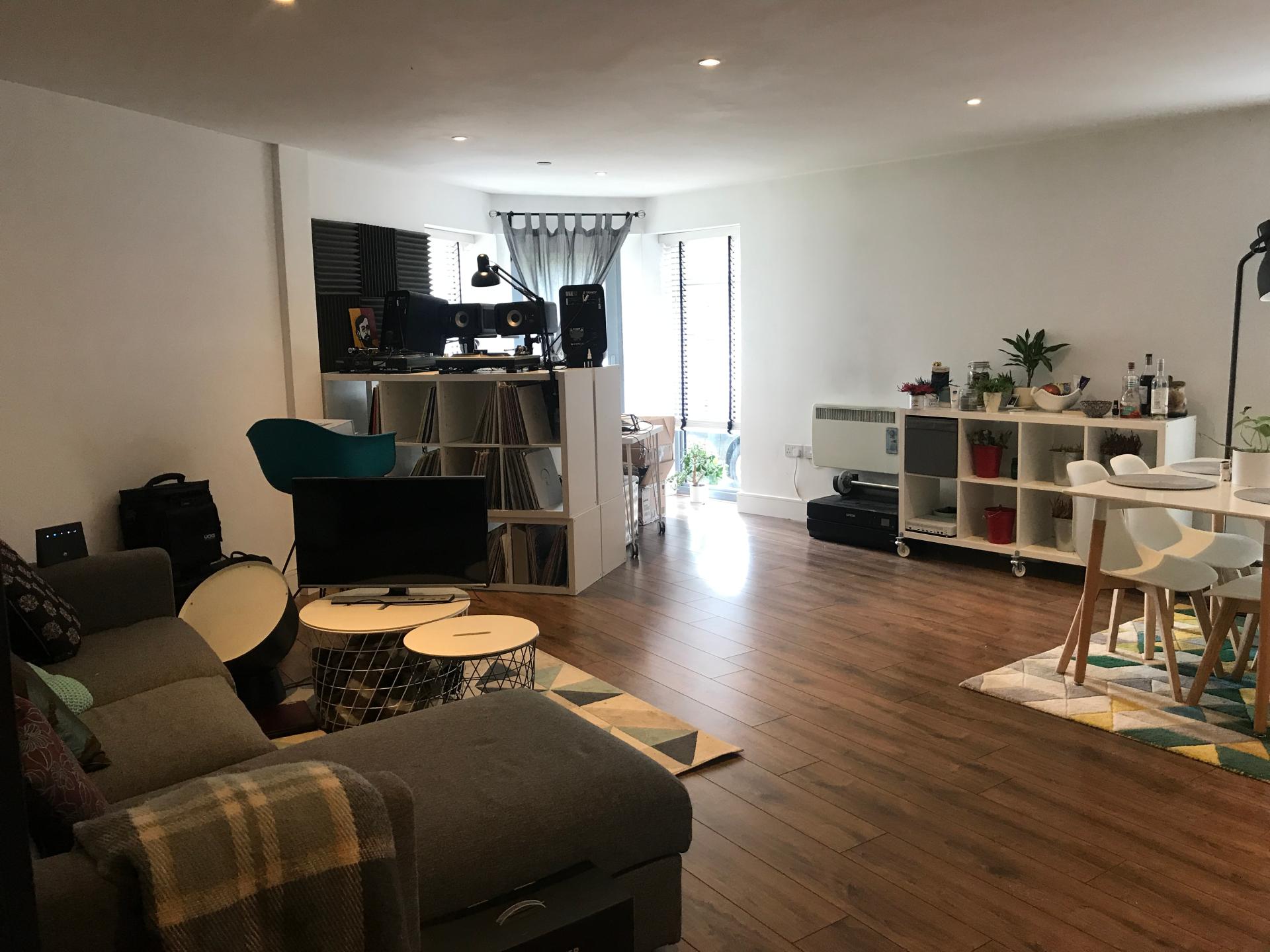 Flat Barton Road in Bristol