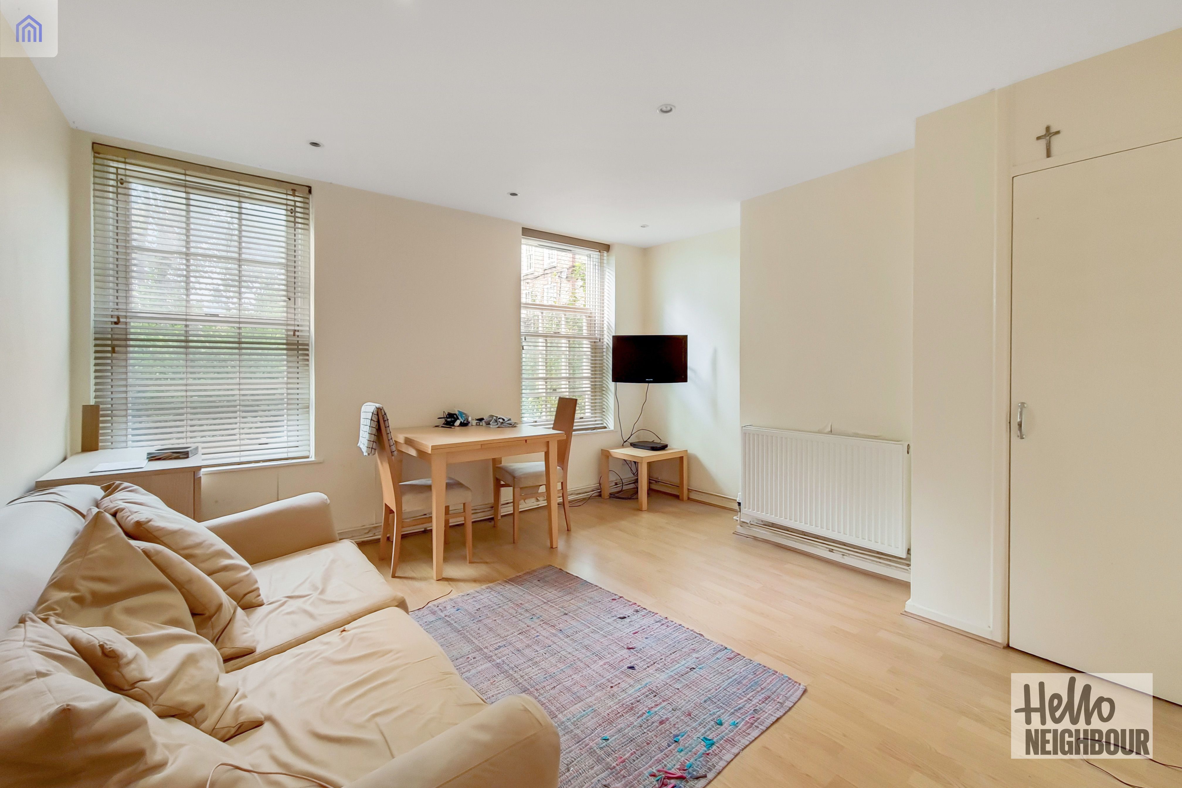 Flat Walnut Tree Walk in Greater London