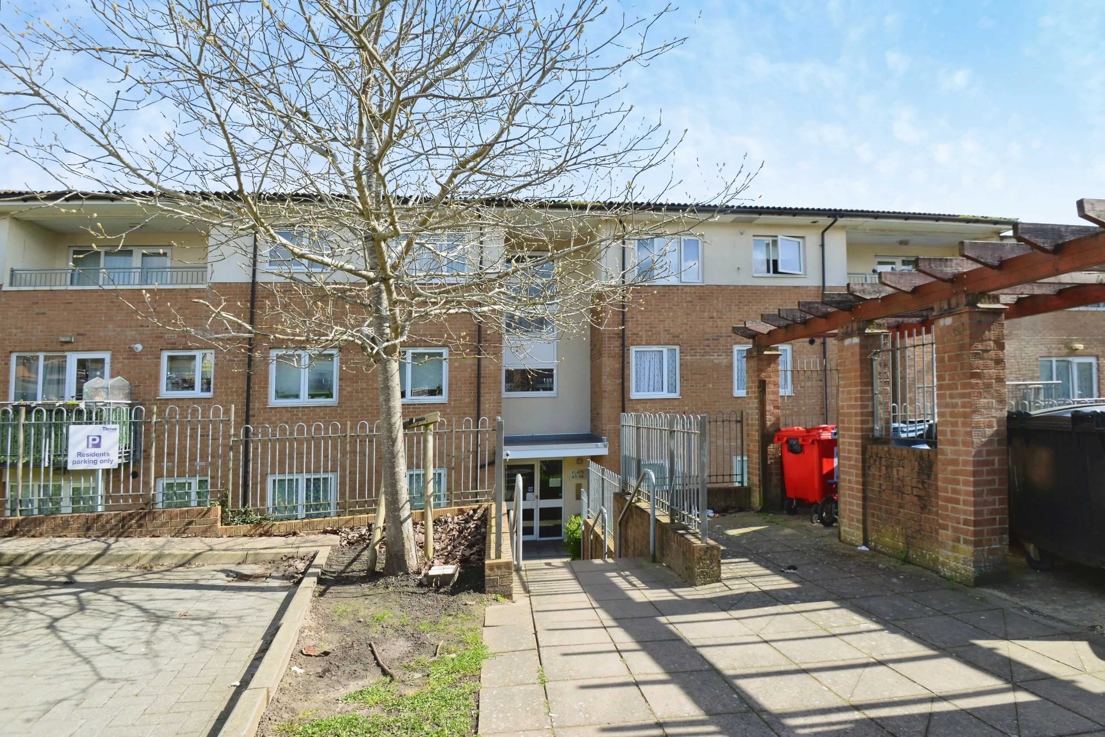 Flat Windrush Drive in High Wycombe Community Board