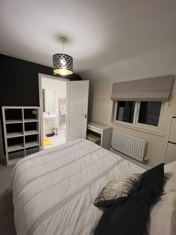 Room Priorslee Road in Shifnal
