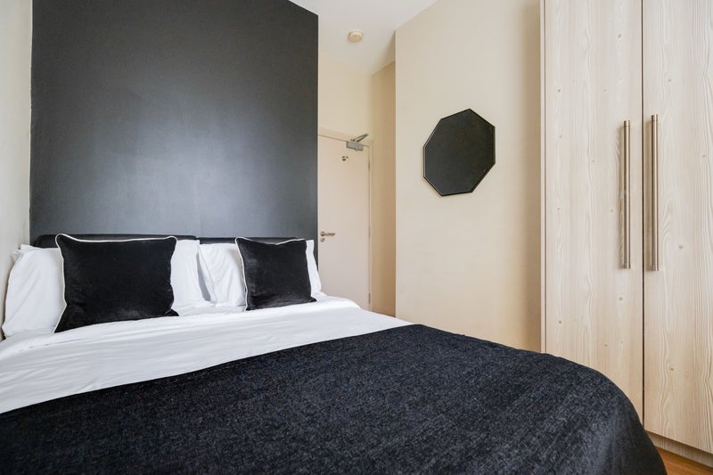 Room Weaste Road in Salford
