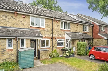 House Jarvis Road in Greater London