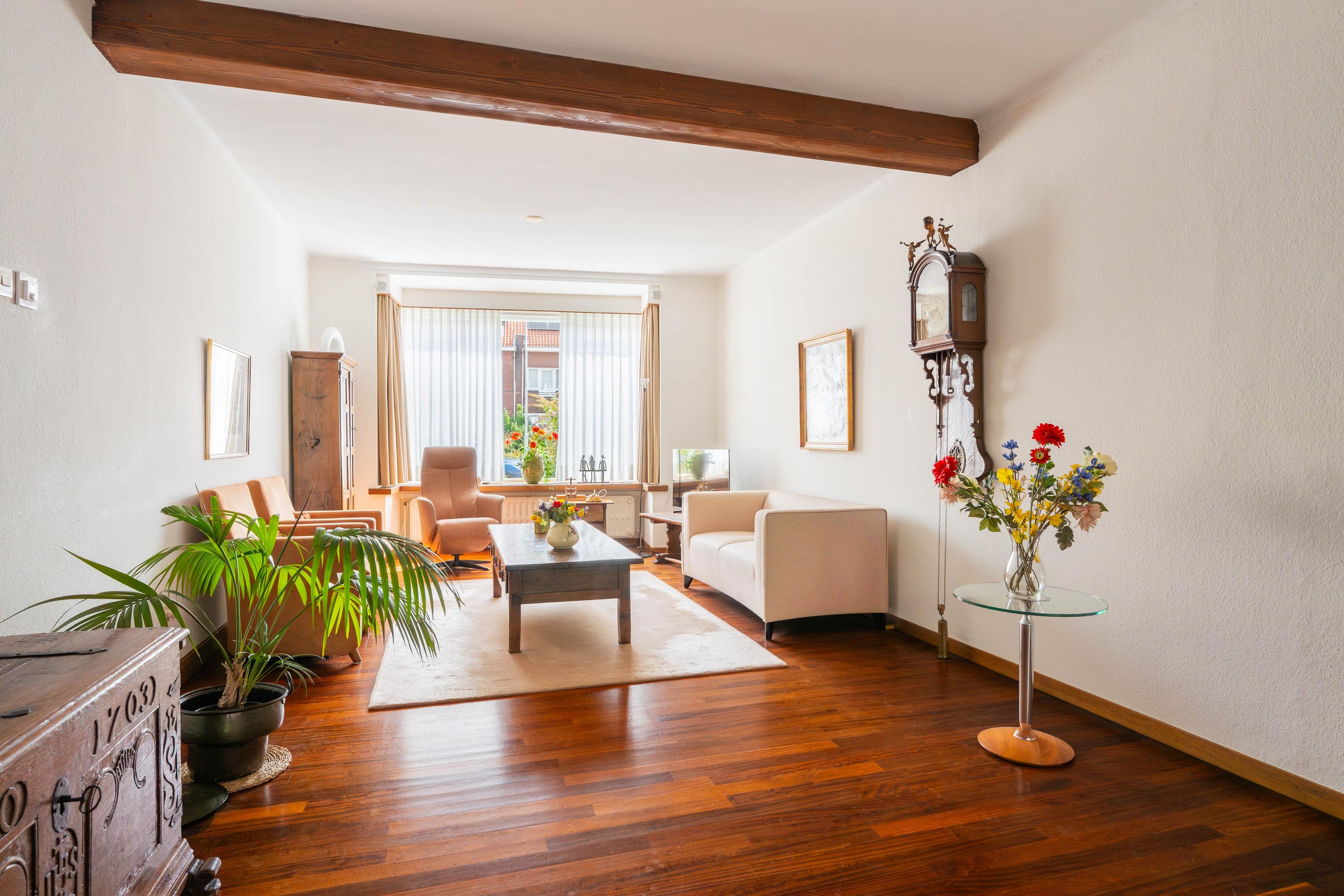 Tussenwoning te koop: Hertog Reinoudsingel 143, Venlo
