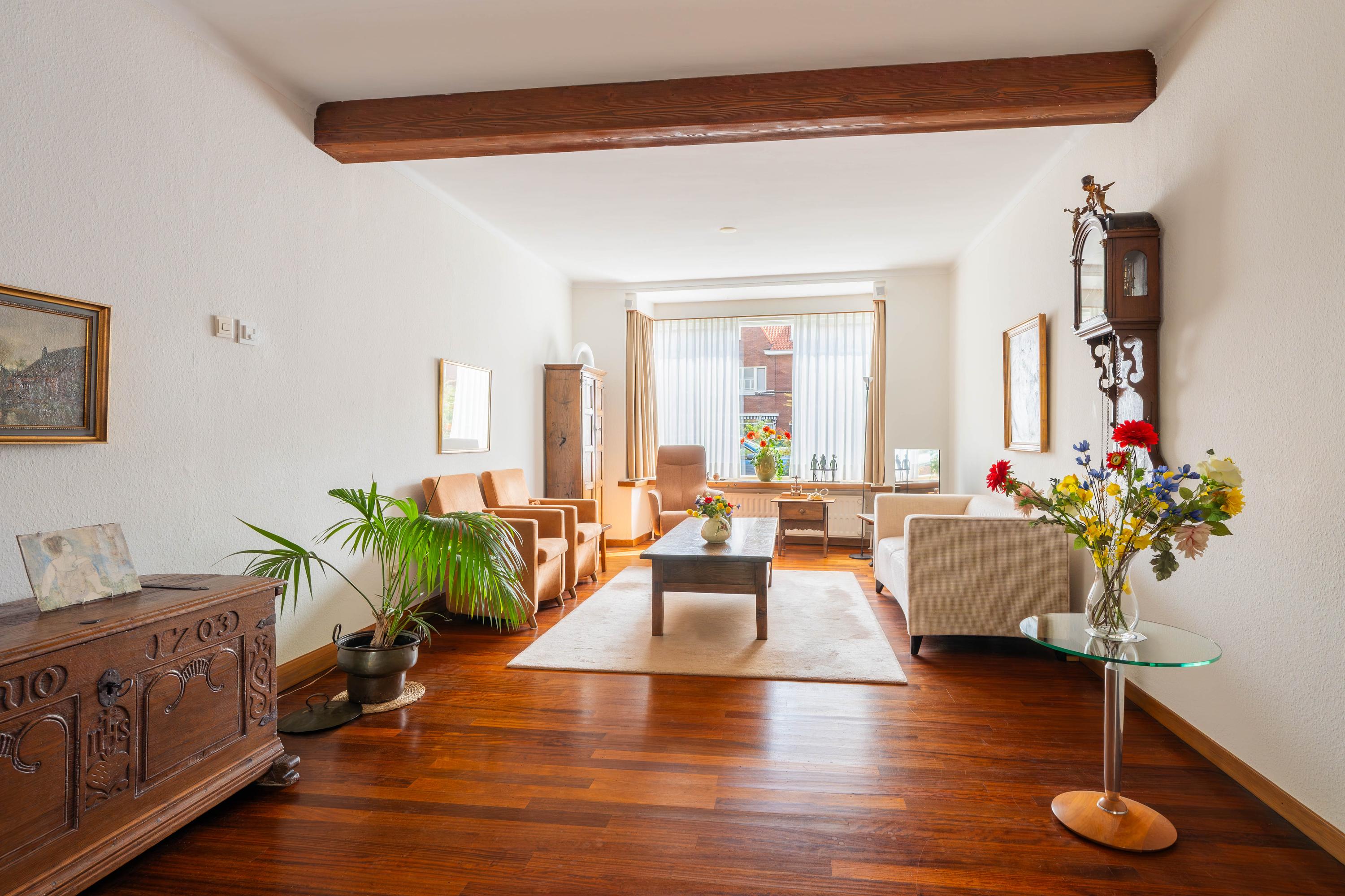 Tussenwoning te koop: Hertog Reinoudsingel 143, Venlo
