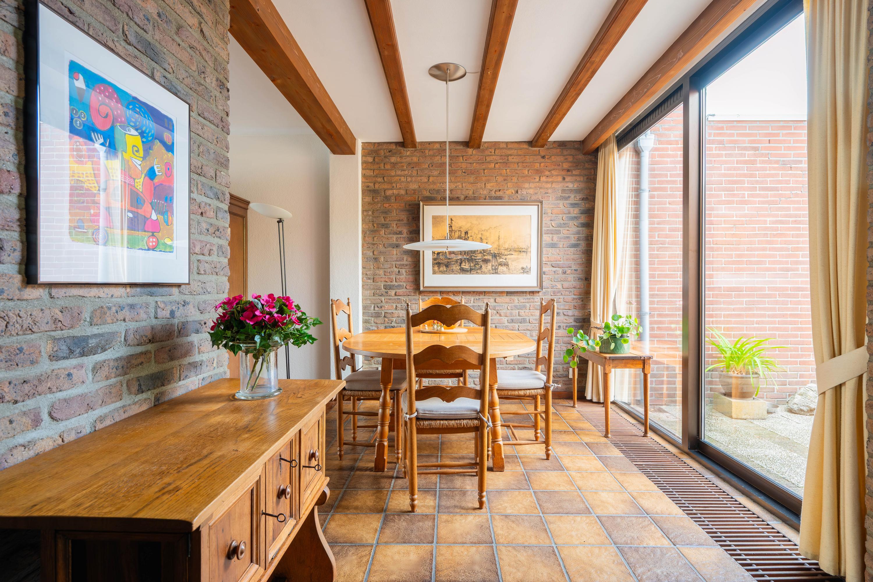 Tussenwoning te koop: Hertog Reinoudsingel 143, Venlo