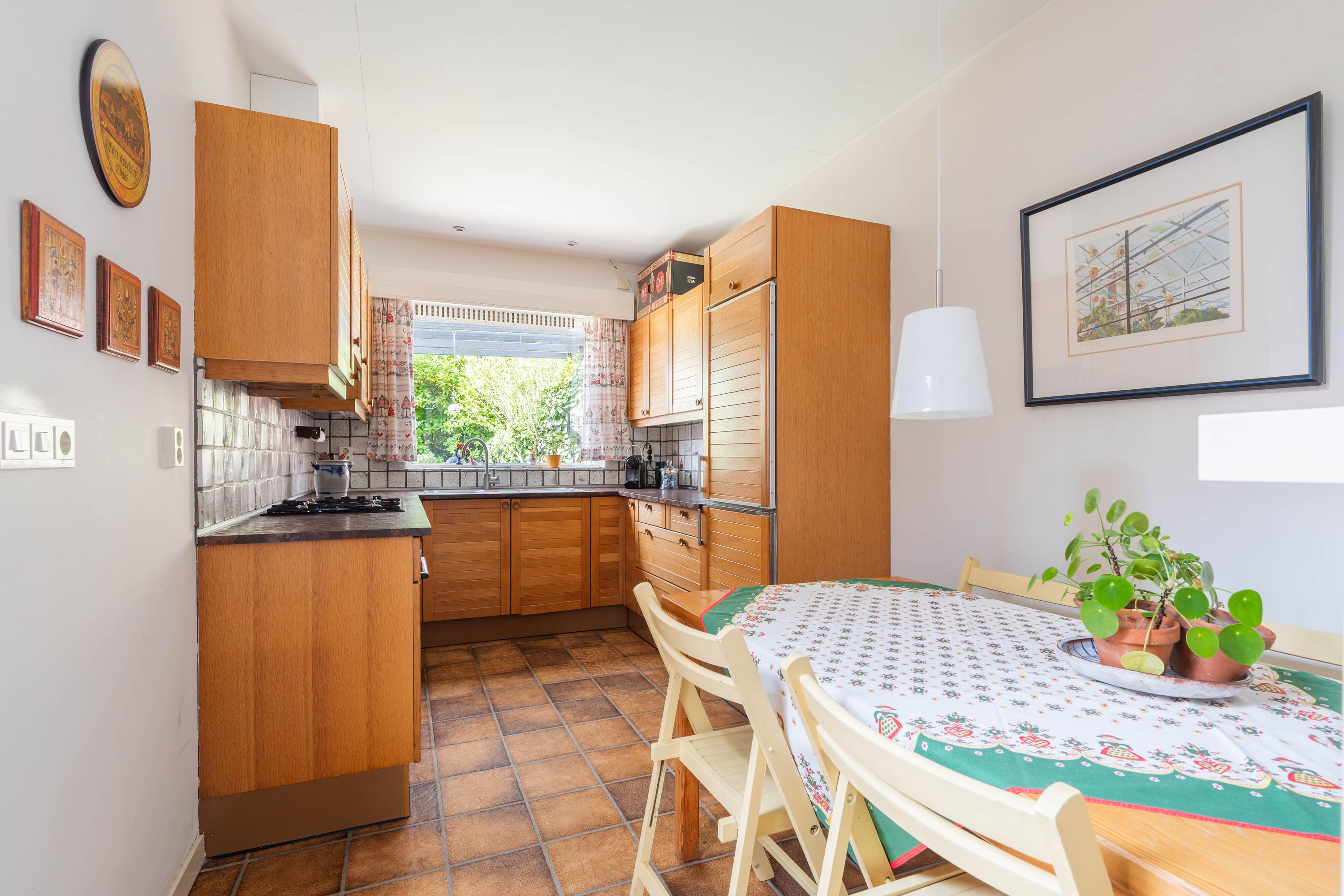 Tussenwoning te koop: Hertog Reinoudsingel 143, Venlo