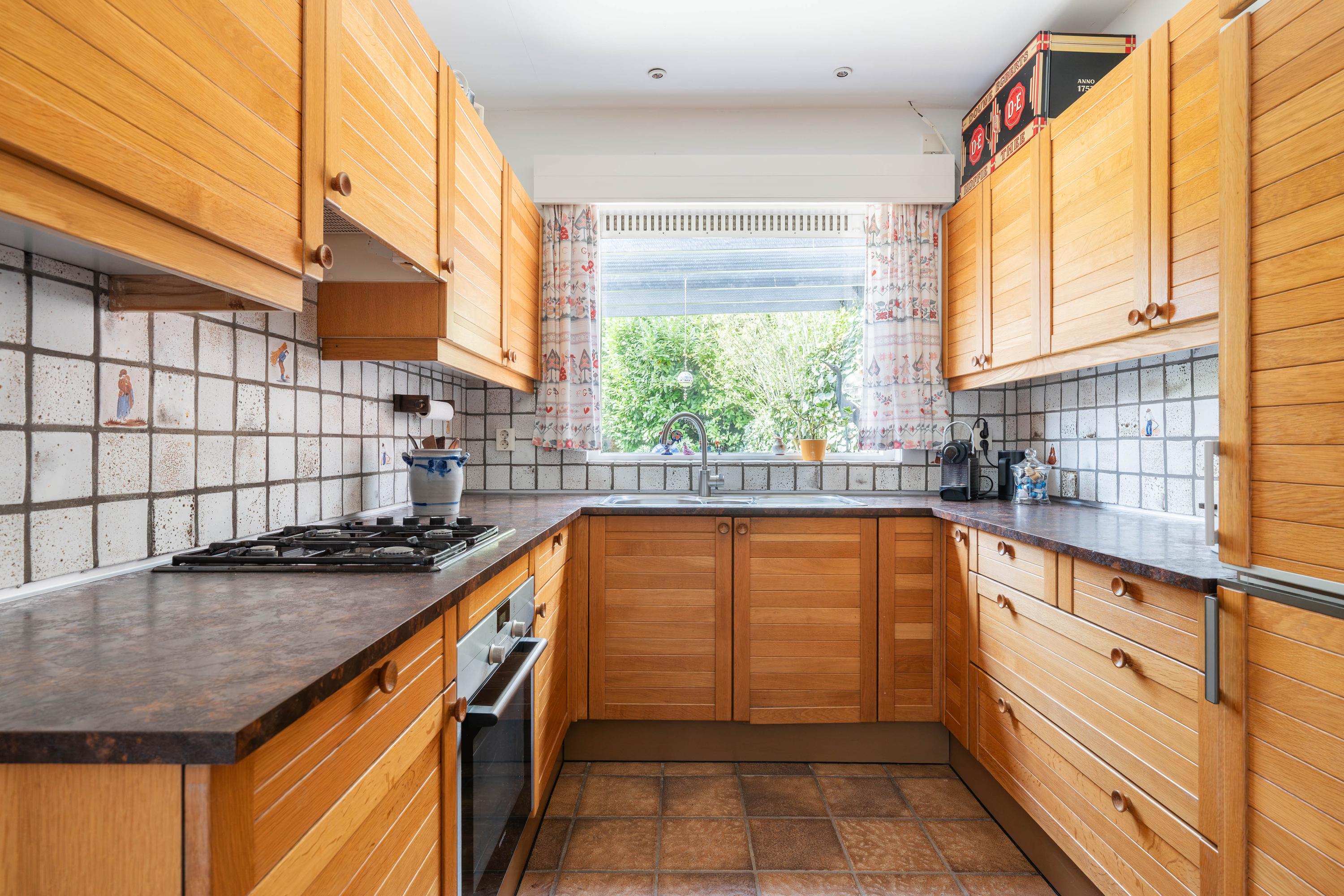 Tussenwoning te koop: Hertog Reinoudsingel 143, Venlo