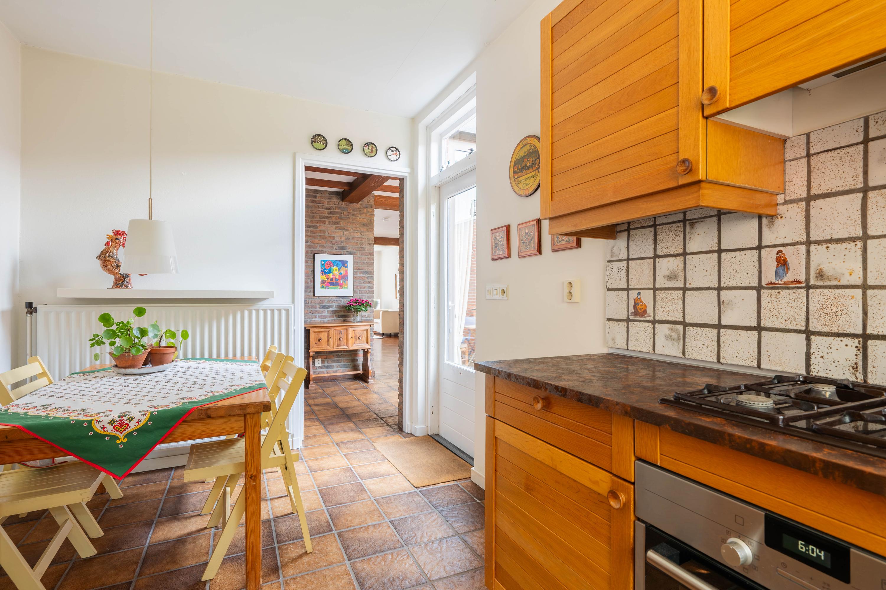 Tussenwoning te koop: Hertog Reinoudsingel 143, Venlo