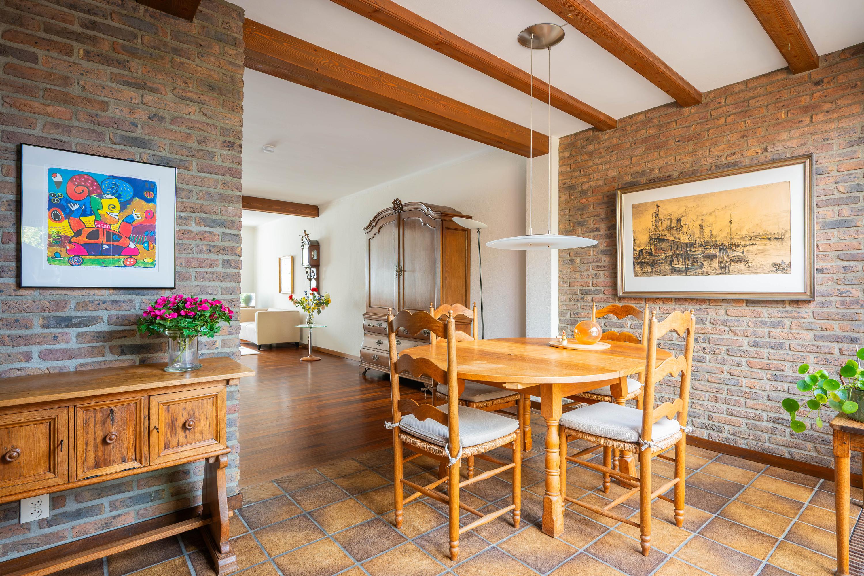 Tussenwoning te koop: Hertog Reinoudsingel 143, Venlo