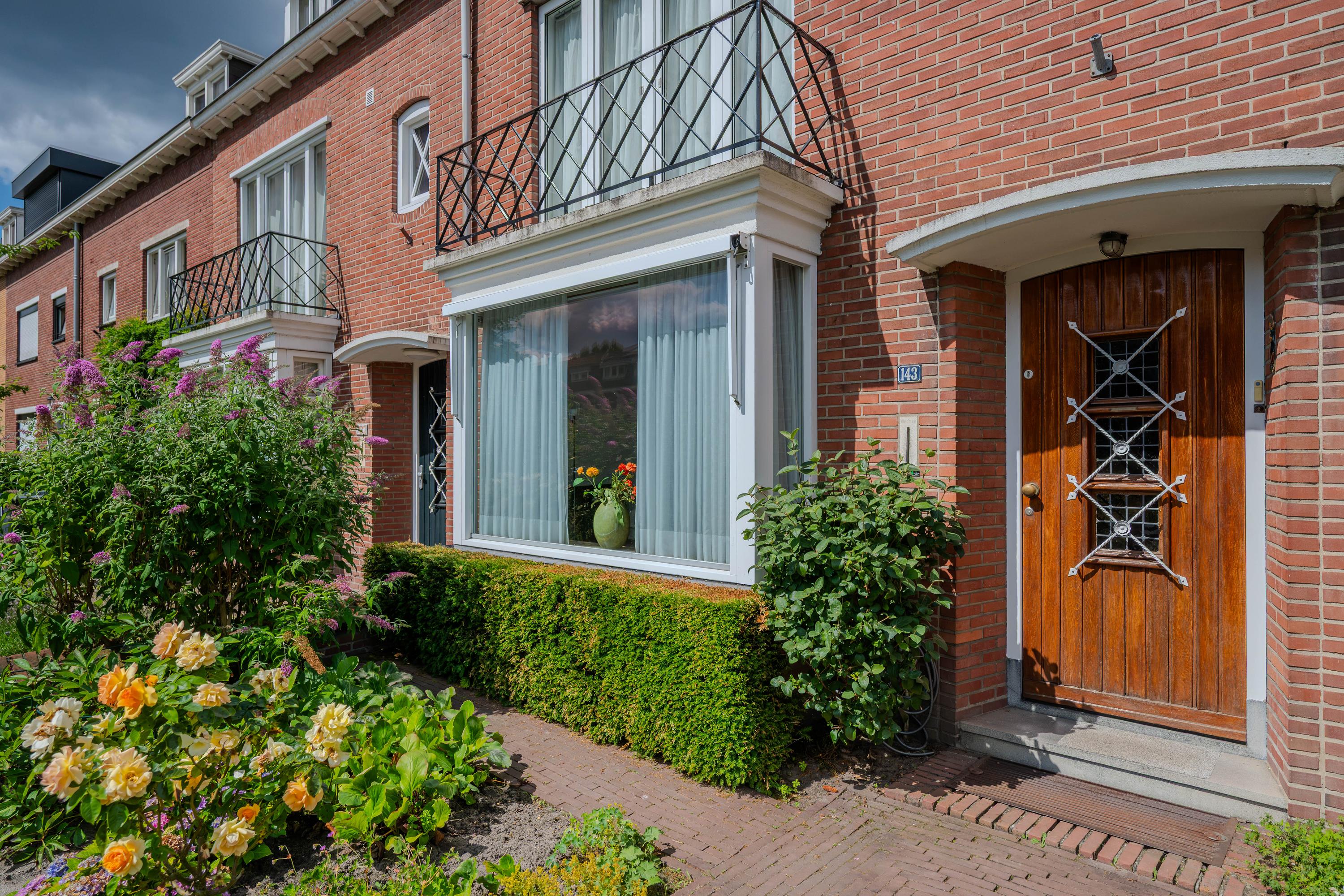Tussenwoning te koop: Hertog Reinoudsingel 143, Venlo