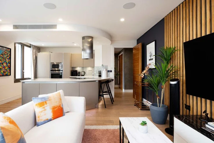 Flat Burdett Mews in City of Westminster