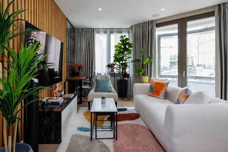 Flat Burdett Mews in City of Westminster