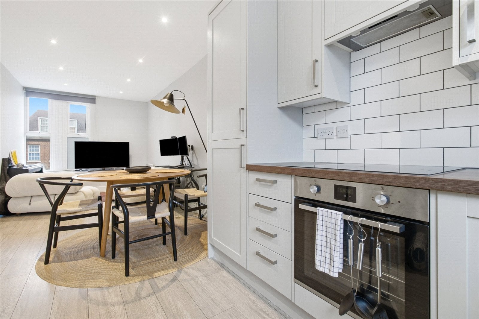 Flat Gladesmore Road in Greater London