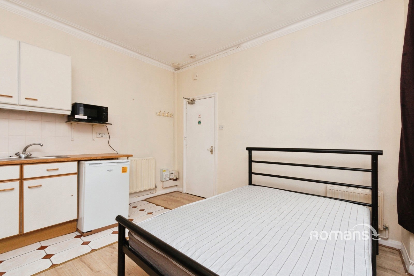 Flat Alexandra Road in Rushmoor