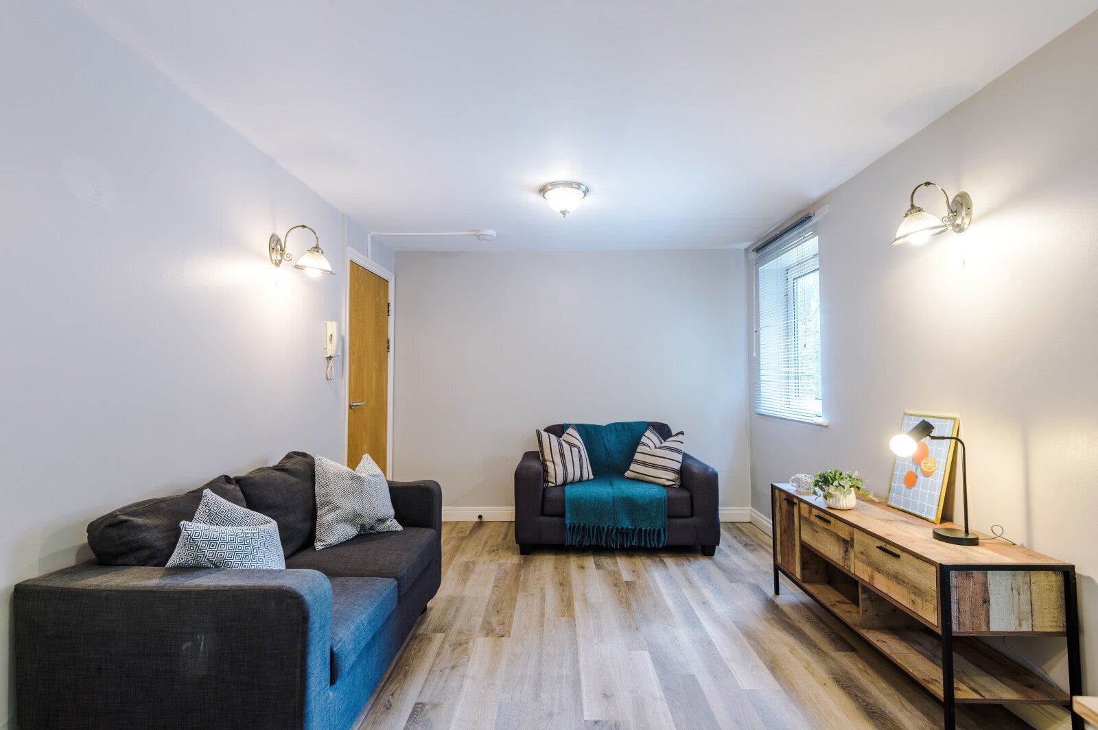 Room Ladybarn Road in Manchester