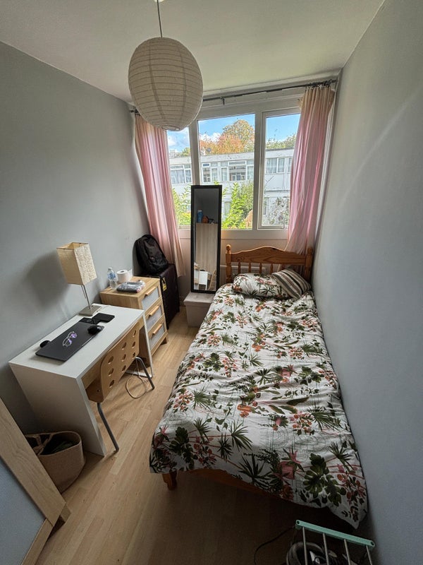 Room Danebury Avenue in Greater London
