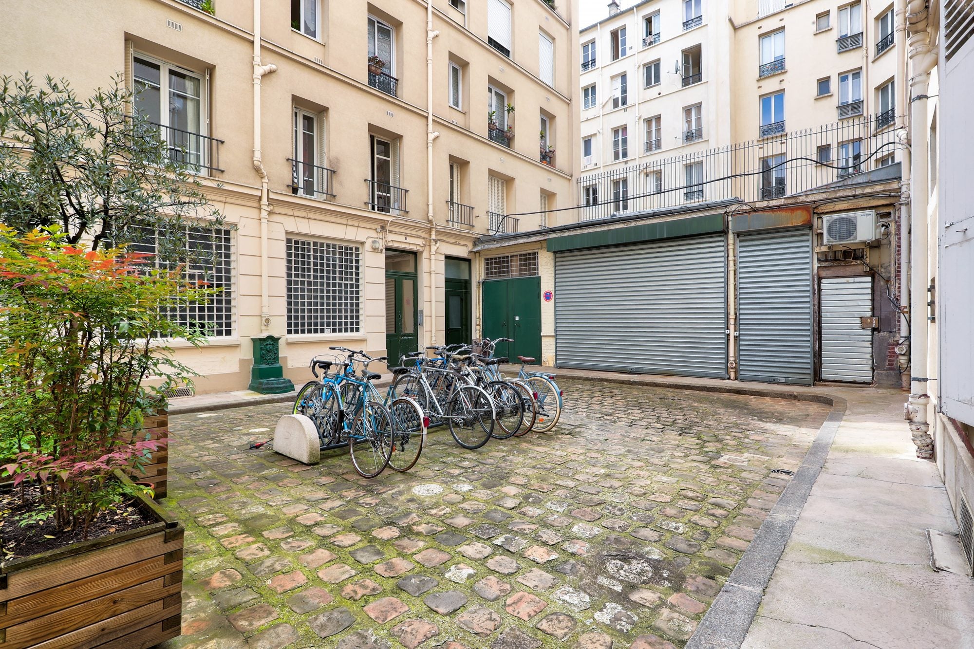Flat Rue Ordener in Paris