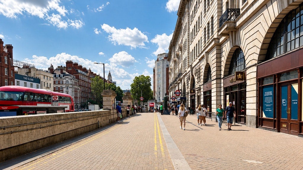 Flat Allsop Place in City of Westminster