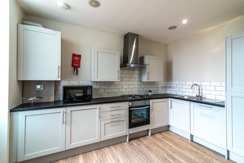 Room Cauldon Road in Stoke-on-Trent